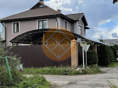 Арочный навес с поликарбонатом для загородного дома